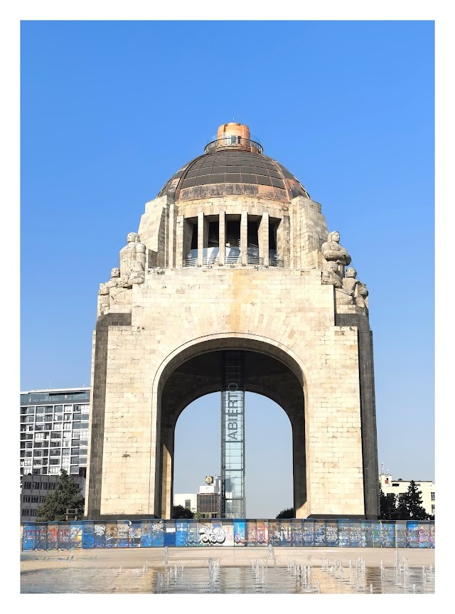 Monumento a la Revolución